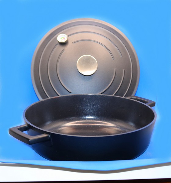 Beka  Sauteuse Ragu  Cocotte 2 poignées  avec couvercle léger noir 28cm Kitchen Fun